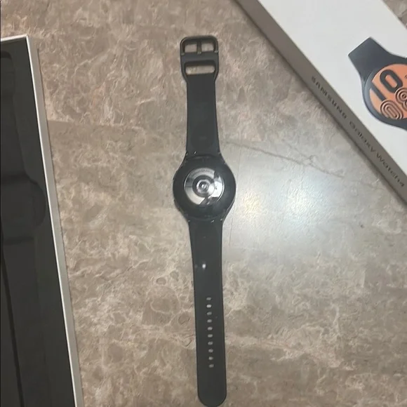 Samsung Black Smartwatch with Advanced Features - Picture 4 of 4